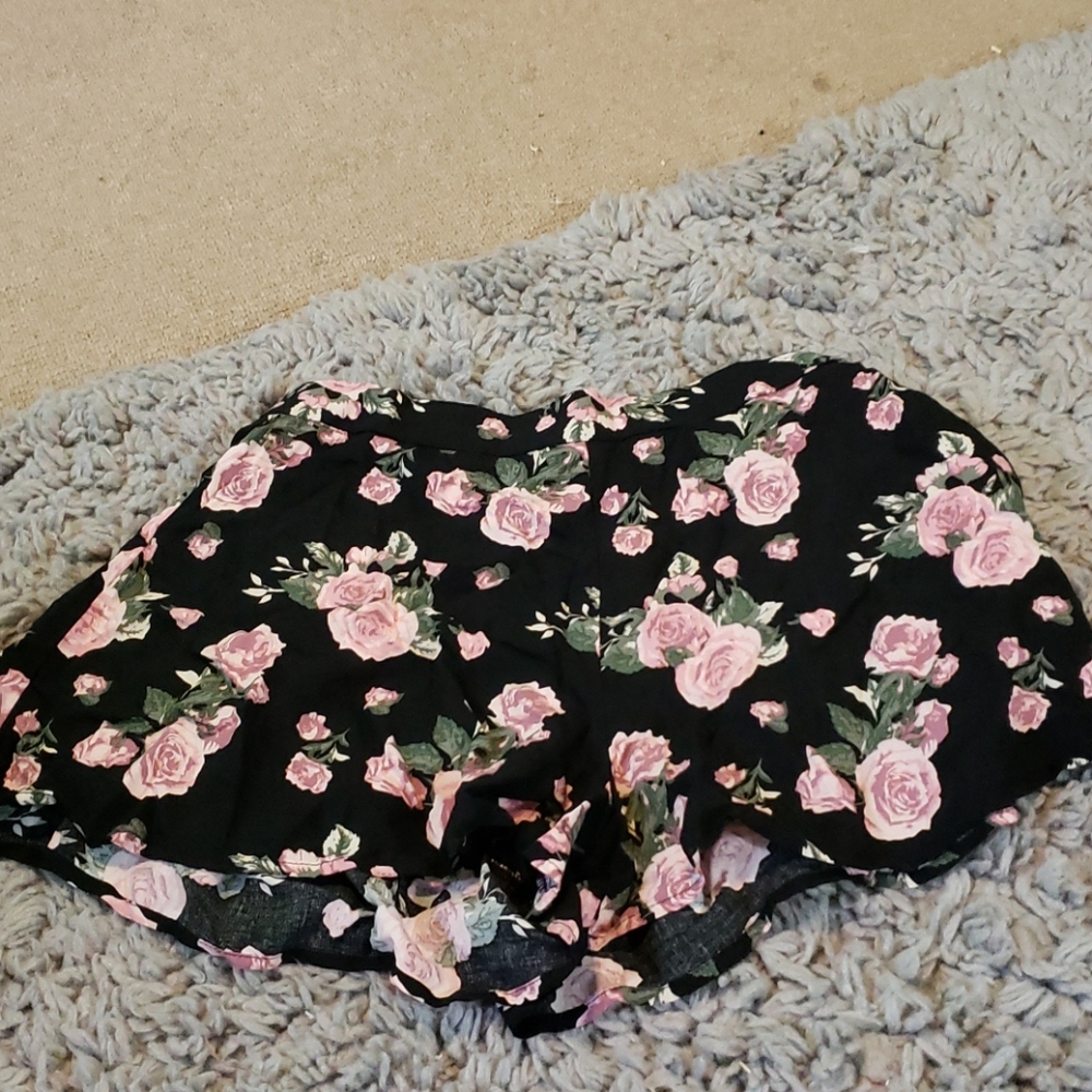 🦋🎁Floral shorts